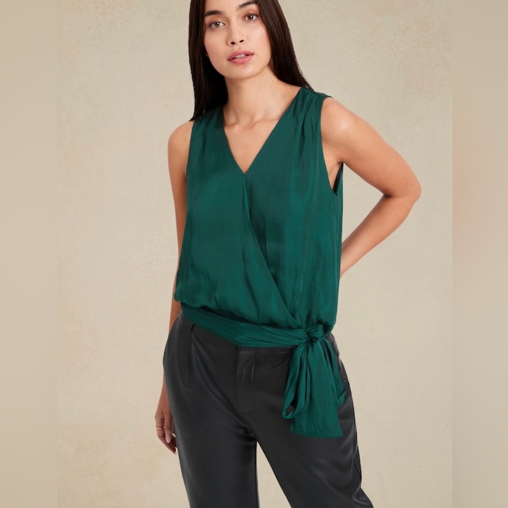 NWT Banana Republic Satin Sleeveless Wrap Top, Emerald Green size XS